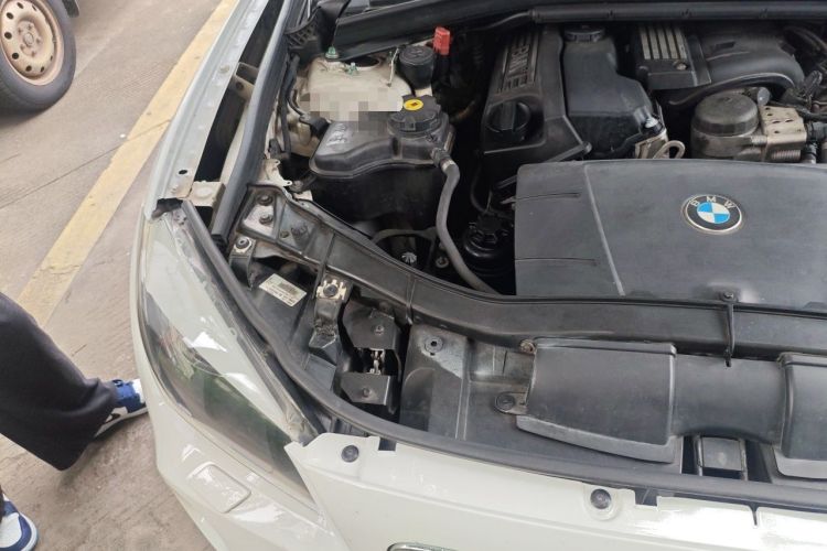 Used BMW X1 2012 sDrive18i Luxury Edition Engine Bay Right