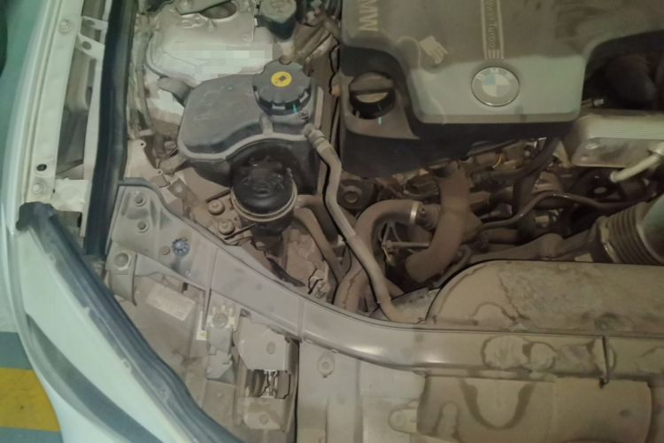 Used BMW X1 2012 xDrive20i Engine Bay Right