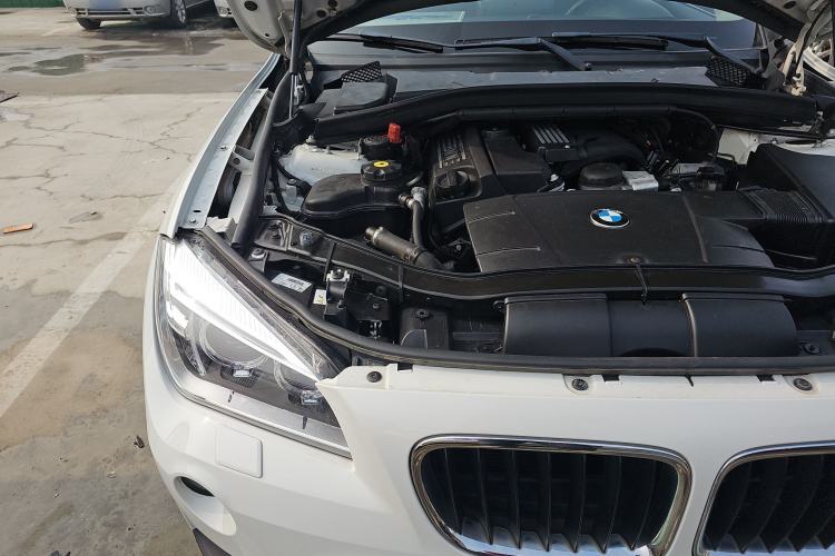 Used BMW X1 2012 sDrive18i Luxury Edition Engine Bay Right