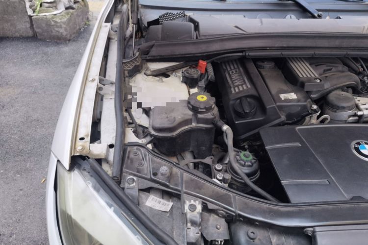 Used BMW X1 2012 sDrive18i Luxury Edition Engine Bay Right