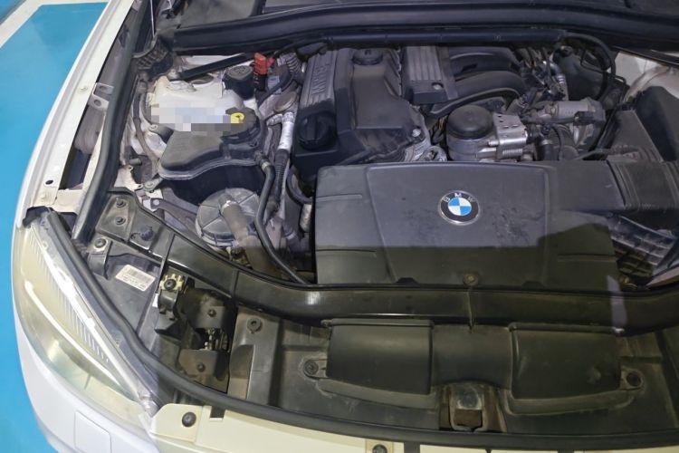Used BMW X1 2012 sDrive18i Luxury Edition Engine Bay Right