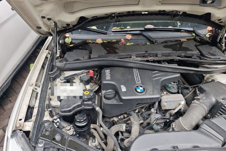 Used BMW X1 2012 xDrive20i Engine Bay Right