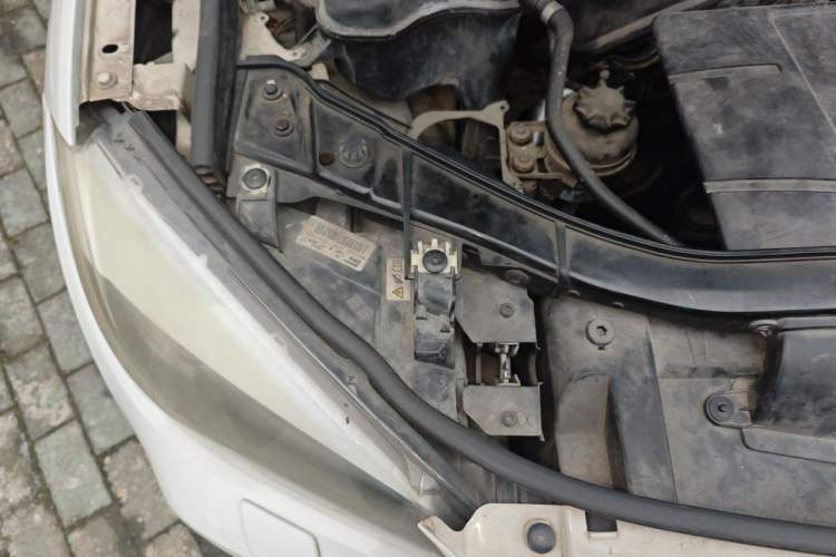 Used BMW X1 2012 sDrive18i Luxury Model Engine Bay Right
