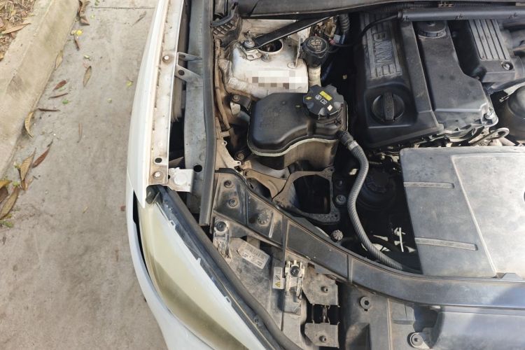 Used BMW X1 2012 sDrive18i Luxury Model Engine Bay Right
