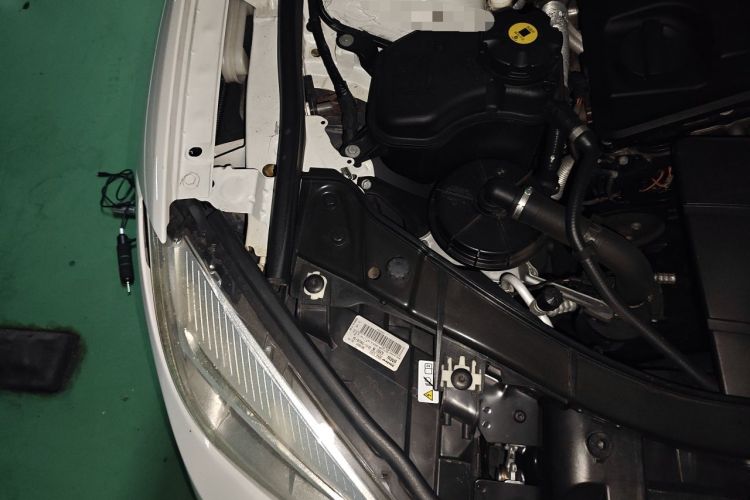 Used BMW X1 2012 sDrive18i Luxury Model Engine Bay Right
