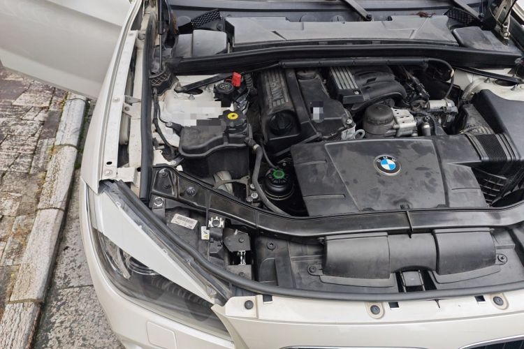 Used BMW X1 2012 sDrive18i Luxury Edition Engine Bay Right