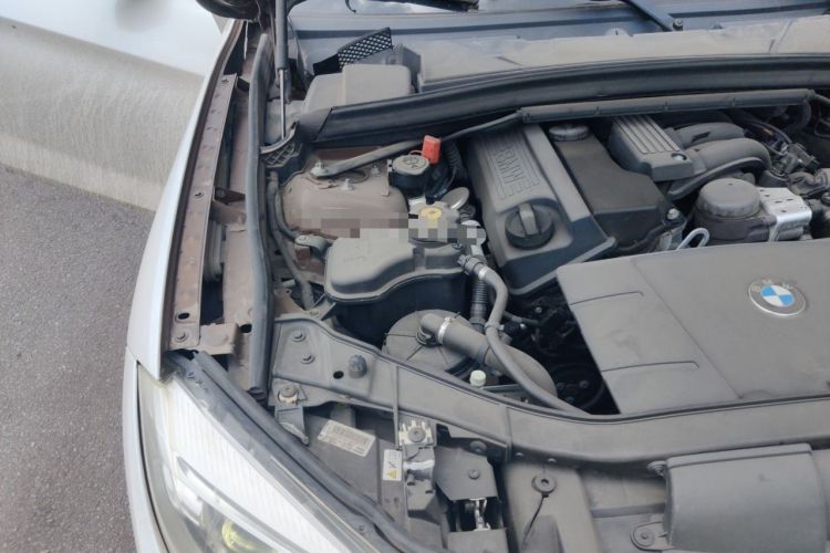 Used BMW X1 2012 sDrive18i Luxury Edition Engine Bay Right