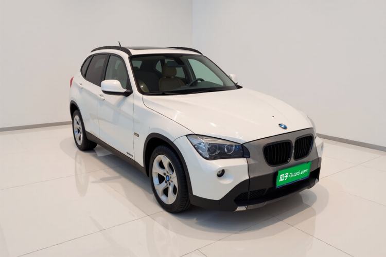 Used BMW X1 2012 sDrive18i Fashion Model Front Right 45 Deg