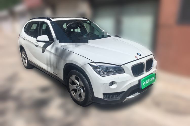 Used BMW X1 2012 sDrive18i Luxury Edition Front Right 45 Deg