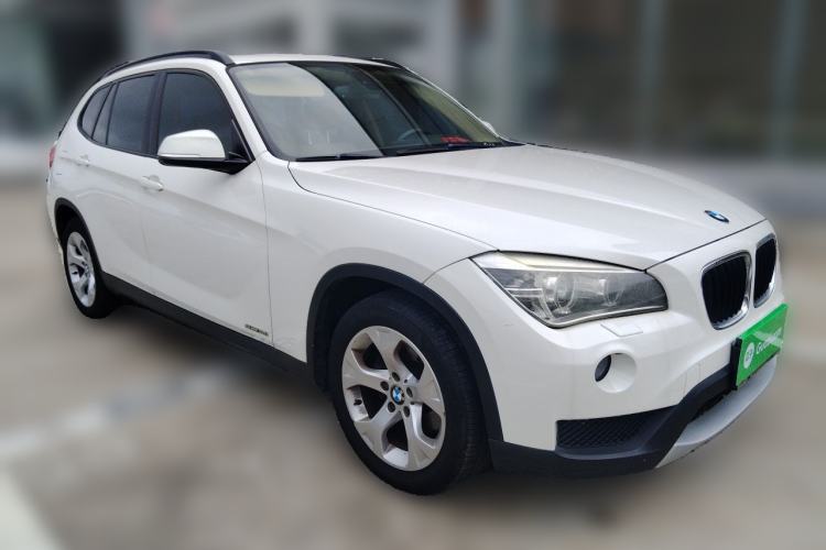 Used BMW X1 2012 sDrive18i Luxury Edition Front Right 45 Deg