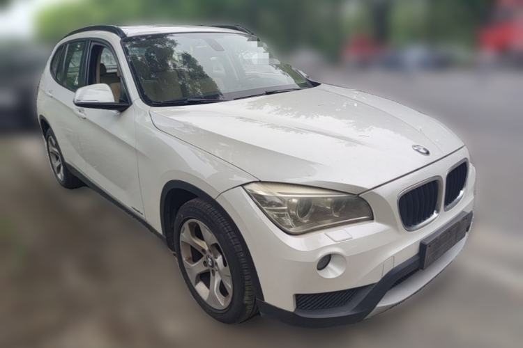 Used BMW X1 2012 sDrive18i Luxury Edition Front Right 45 Deg