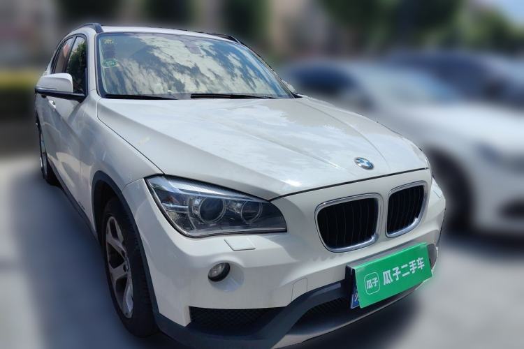 Used BMW X1 2012 sDrive18i Luxury Edition Front Right 45 Deg