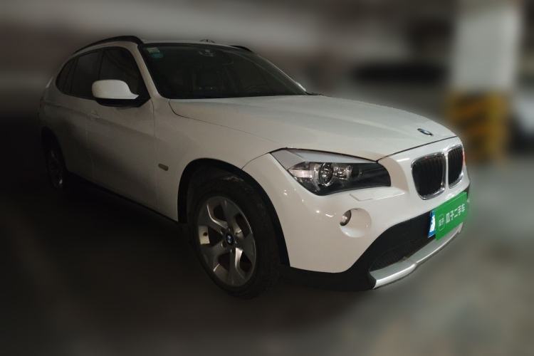 Used BMW X1 2012 sDrive18i Luxury Edition Front Right 45 Deg