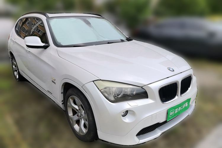 Used BMW X1 2012 sDrive18i Luxury Edition Front Right 45 Deg