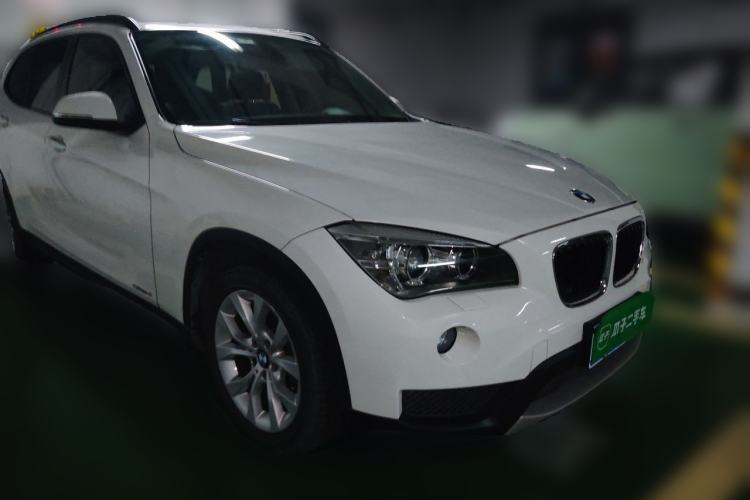 Used BMW X1 2012 sDrive18i Luxury Edition Front Right 45 Deg