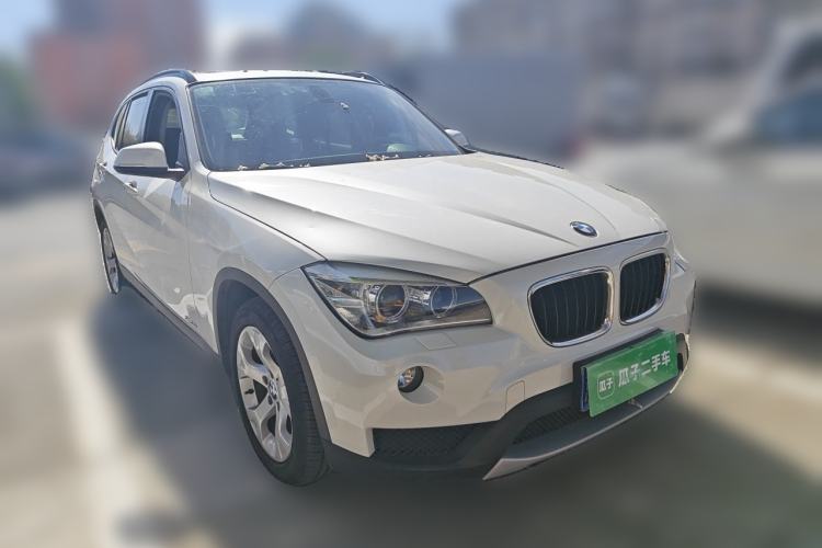 Used BMW X1 2012 sDrive18i Luxury Edition Front Right 45 Deg