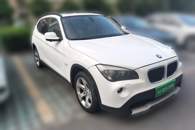 Used BMW X1 2012 sDrive18i Luxury Edition Front Right 45 Deg
