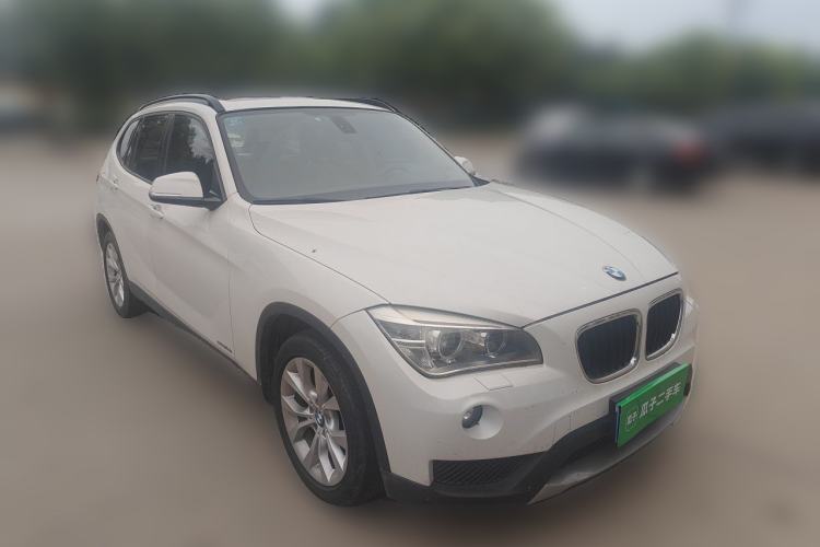 Used BMW X1 2012 sDrive18i Luxury Edition Front Right 45 Deg