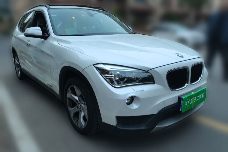 Used BMW X1 2012 sDrive18i Luxury Edition Front Right 45 Deg