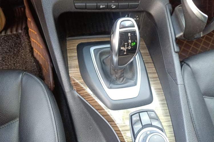 Used BMW X1 2012 xDrive20i Gear Lever