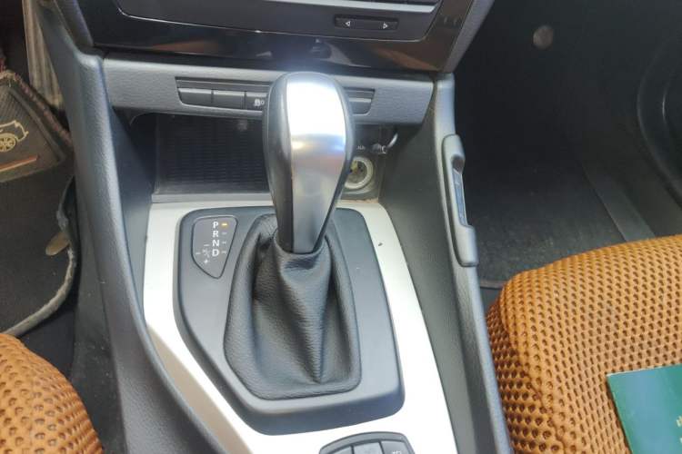 Used BMW X1 2012 sDrive18i Luxury Edition Gear Lever