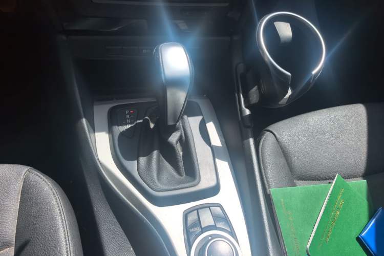 Used BMW X1 2012 sDrive18i Luxury Edition Gear Lever
