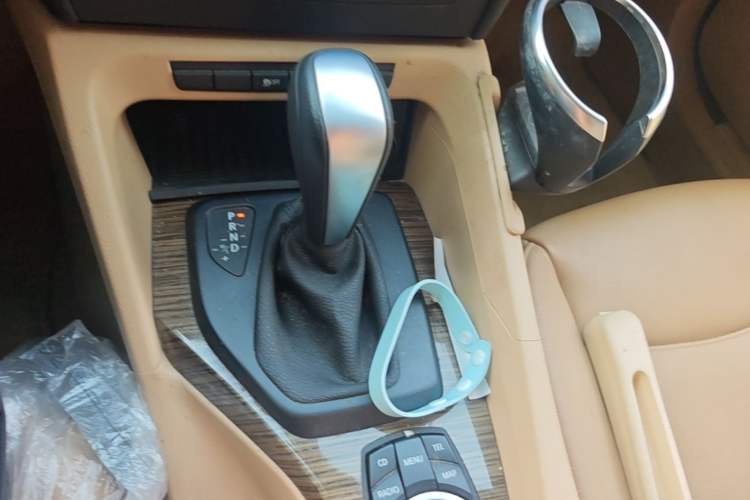 Used BMW X1 2012 sDrive18i Luxury Edition Gear Lever