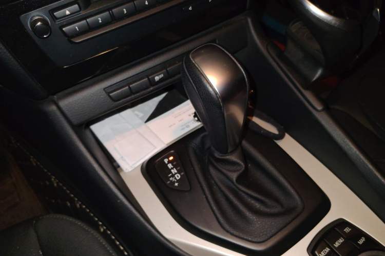 Used BMW X1 2012 sDrive18i Luxury Edition Gear Lever