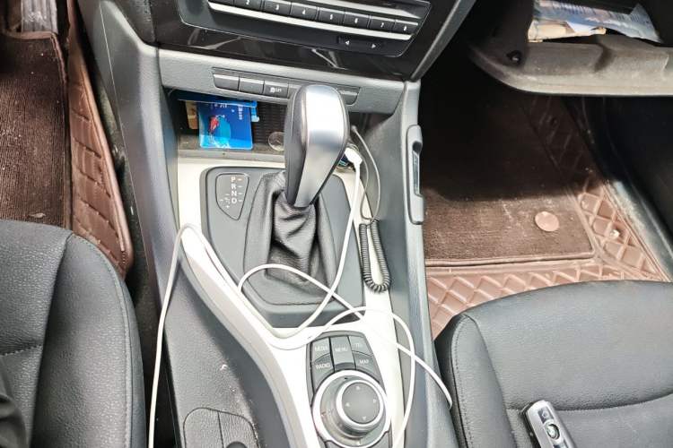 Used BMW X1 2012 sDrive18i Luxury Edition Gear Lever