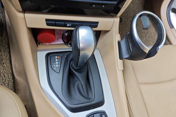 Used BMW X1 2012 sDrive18i Luxury Edition Gear Lever