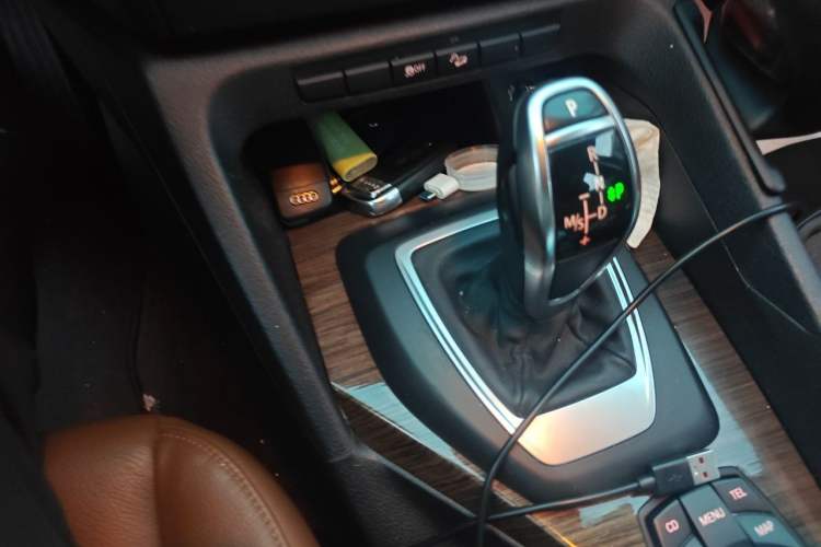 Used BMW X1 2012 xDrive20i Luxury Model Gear Lever
