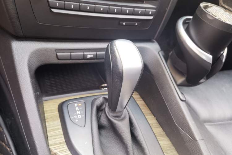 Used BMW X1 2012 sDrive18i Luxury Edition Gear Lever