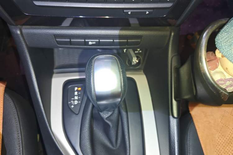 Used BMW X1 2012 sDrive18i Luxury Edition Gear Lever