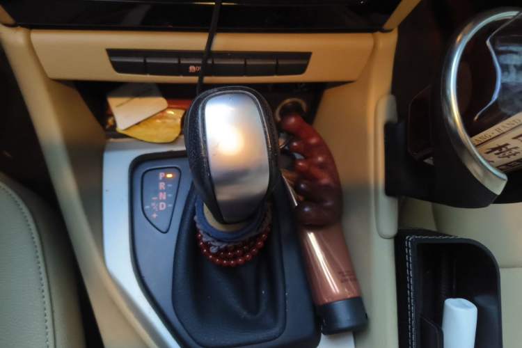 Used BMW X1 2012 sDrive18i Luxury Edition Gear Lever