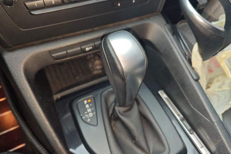 Used BMW X1 2012 sDrive18i Luxury Model Gear Lever