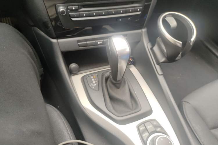 Used BMW X1 2012 sDrive18i Luxury Edition Gear Lever
