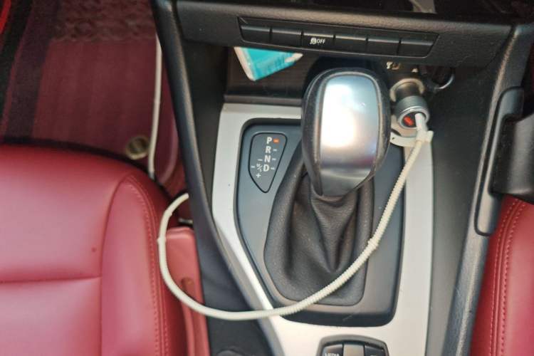 Used BMW X1 2012 sDrive18i Luxury Edition Gear Lever