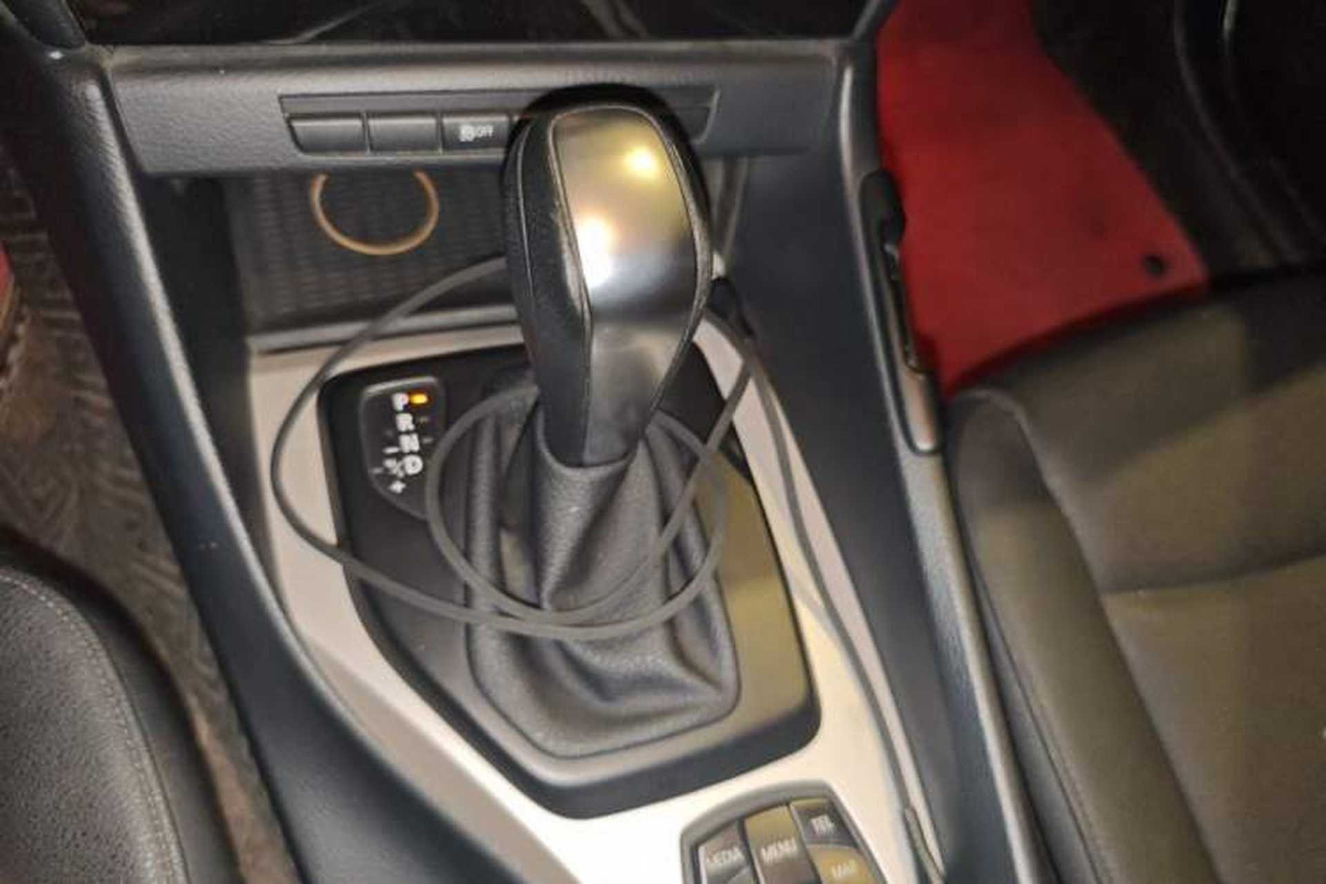 Used BMW X1 2012 sDrive18i Luxury Edition Gear Lever