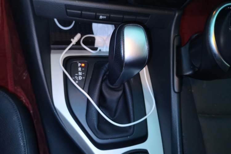Used BMW X1 2012 sDrive18i Luxury Edition Gear Lever