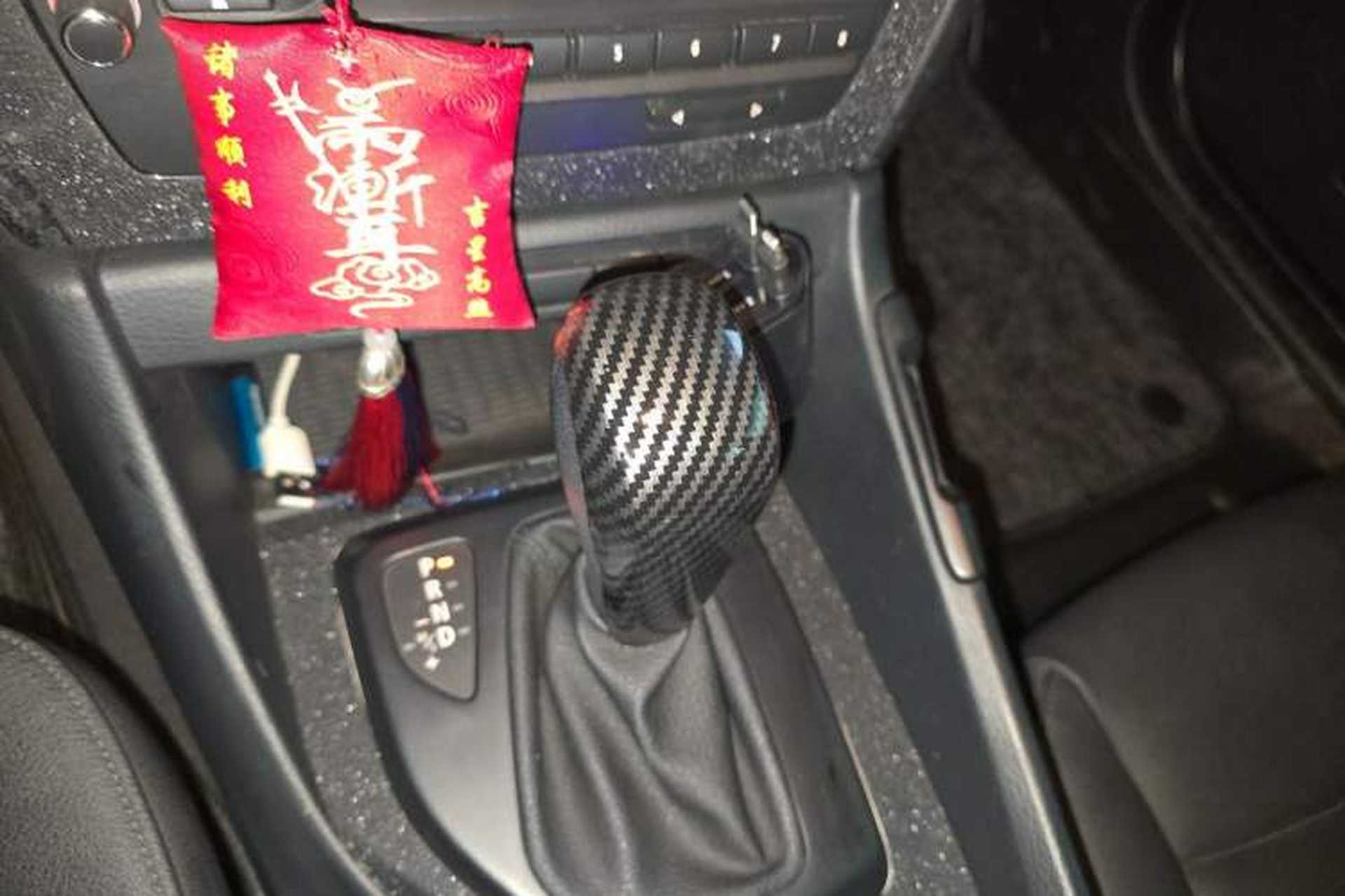 Used BMW X1 2012 sDrive18i Luxury Edition Gear Lever