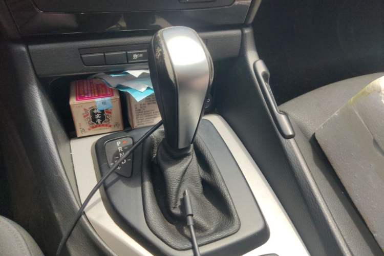 Used BMW X1 2012 sDrive18i Luxury Edition Gear Lever