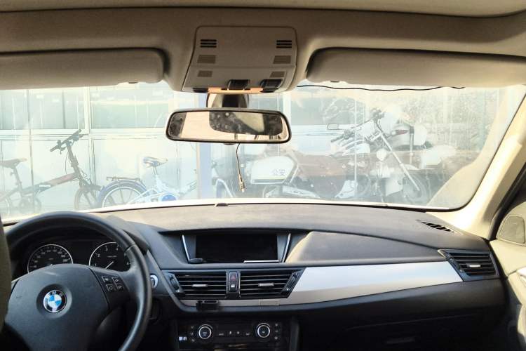 Used BMW X1 2012 sDrive18i Luxury Edition Headliner