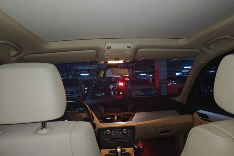 Used BMW X1 2012 sDrive18i Luxury Model Headliner