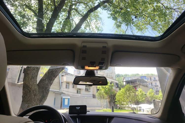 Used BMW X1 2012 sDrive18i Luxury Edition Headliner