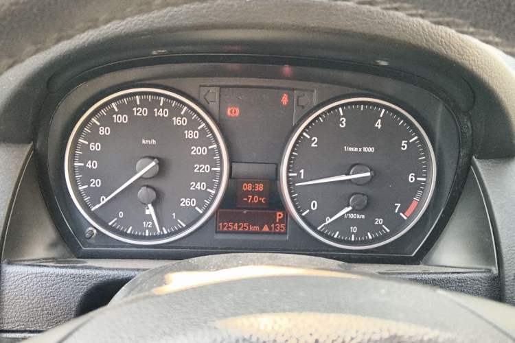 Used BMW X1 2012 sDrive18i Luxury Edition Instrument Cluster