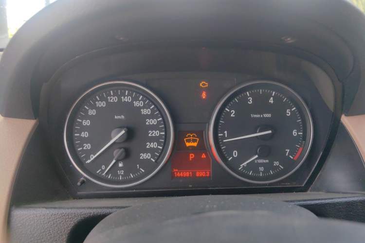 Used BMW X1 2012 sDrive18i Luxury Model Instrument Cluster