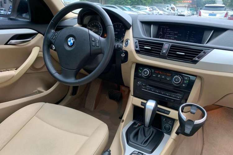 Used BMW X1 2012 sDrive18i Luxury Edition Interior 2