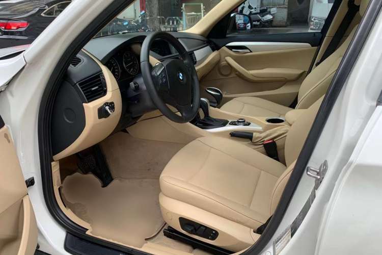 Used BMW X1 2012 sDrive18i Luxury Edition Interior 3