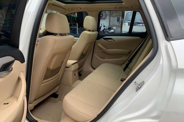 Used BMW X1 2012 sDrive18i Luxury Edition Interior 4