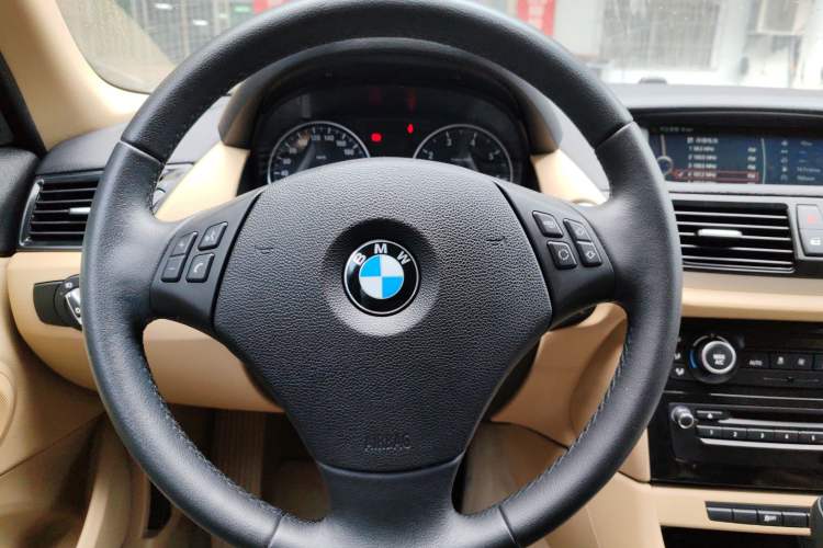 Used BMW X1 2012 sDrive18i Luxury Edition Interior 5